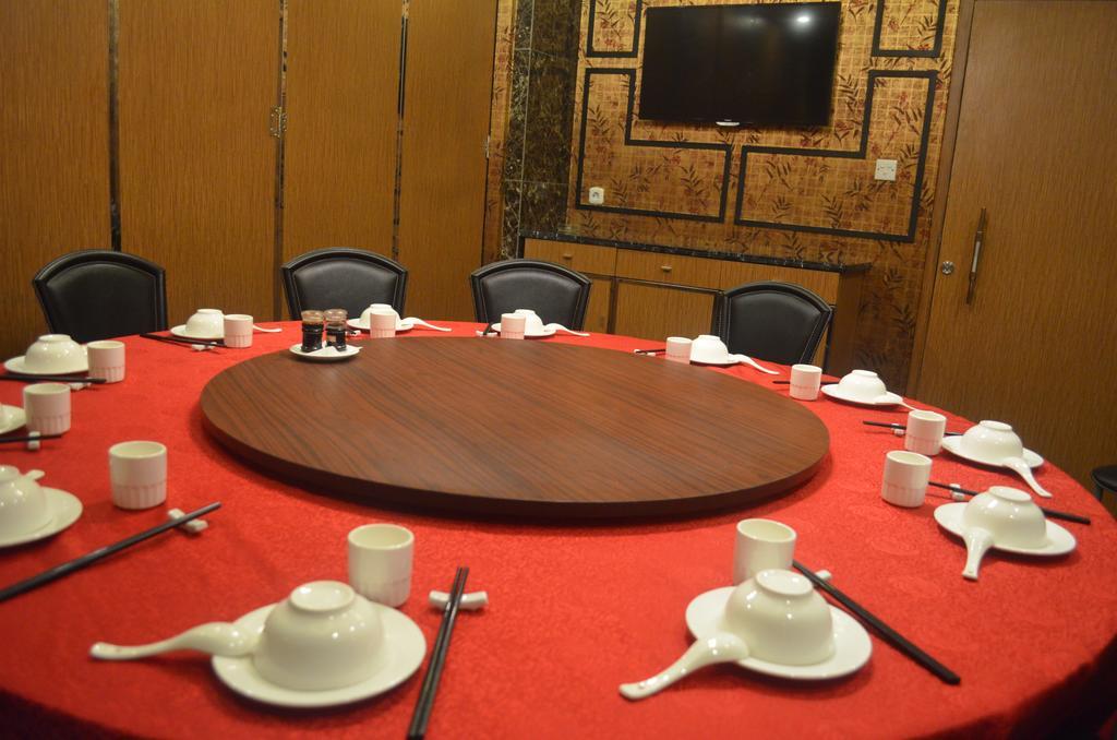 Mustika Gajah Mada Hotel Dżakarta Zewnętrze zdjęcie