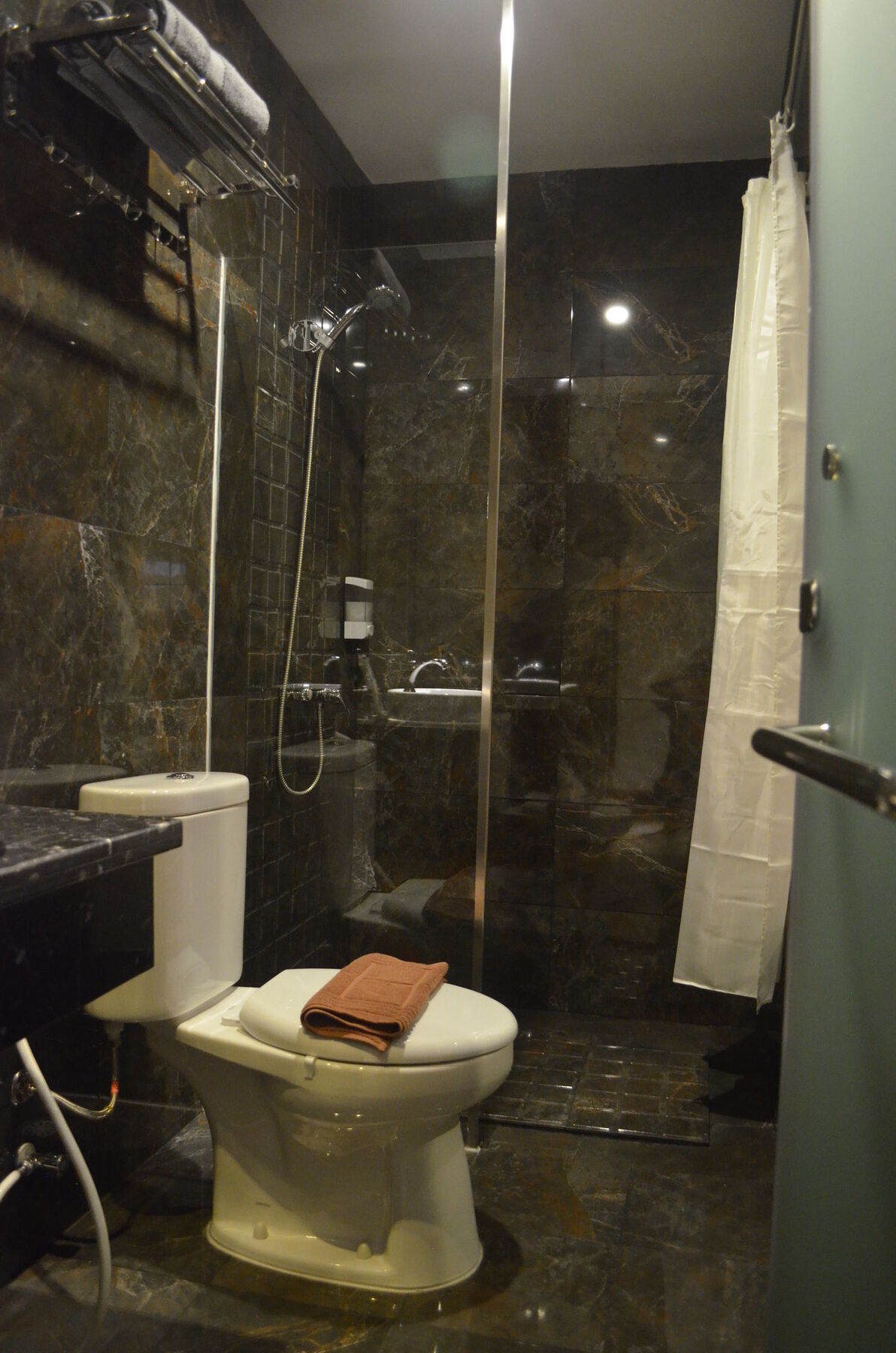 Mustika Gajah Mada Hotel Dżakarta Zewnętrze zdjęcie