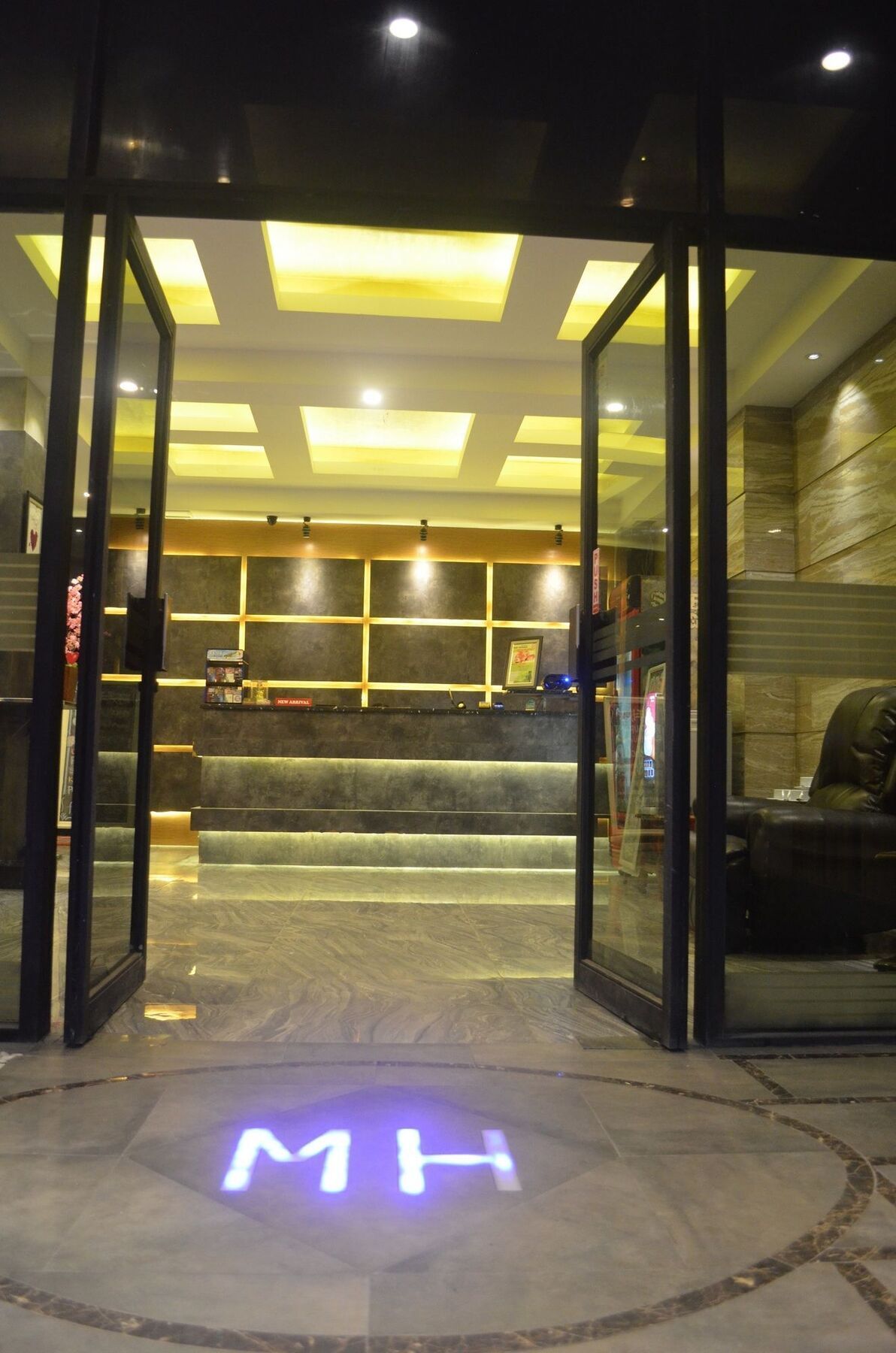 Mustika Gajah Mada Hotel Dżakarta Zewnętrze zdjęcie